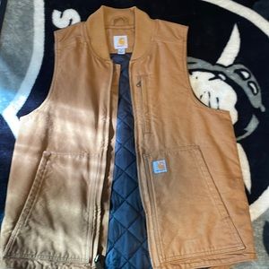 Carhartt vest, size medium. Didn’t know how to really style it